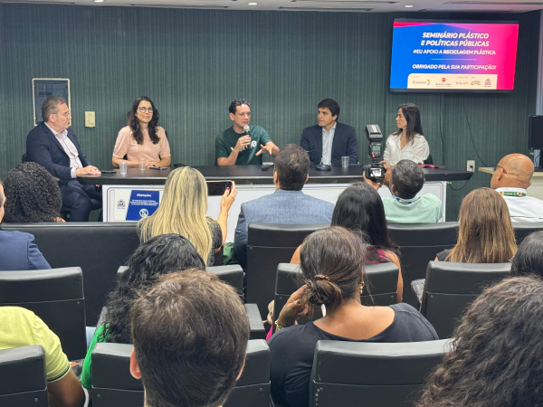Deputados baianos, empresas e especialistas debatem a importância do plástico e os avanços na reciclagem do material
