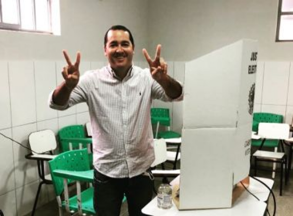 Di Cardoso é eleito prefeito de João Dourado