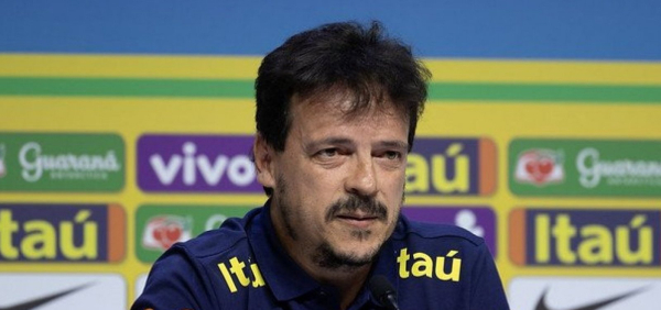 Diniz anuncia convocação da Seleção brasileira dois dias após ser campeão da Libertadores