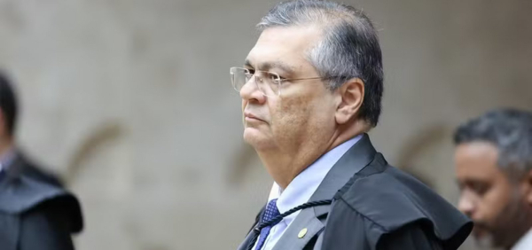 Dino suspende repasses de emendas para universidades de 8 estados