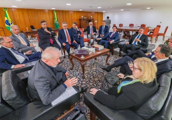 Eleições no Congresso deixarão dívida alta para Lula, diz site