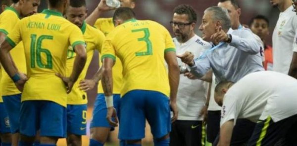 Eliminatórias da Copa: Brasil vence Equador por 2 a 0