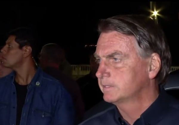 Em BH, Bolsonaro visita igreja e volta a defender pauta conservadora