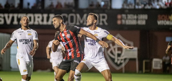 Em briga direta pelo acesso, Vitória perde para o Criciúma e deixa liderança da Série B