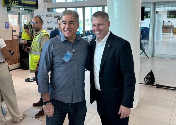 Em encontro com CEO da Azul, Zé Neto destaca reformas do aeroporto de Feira, visando voo Feira-São Paulo/São Paulo-Feira