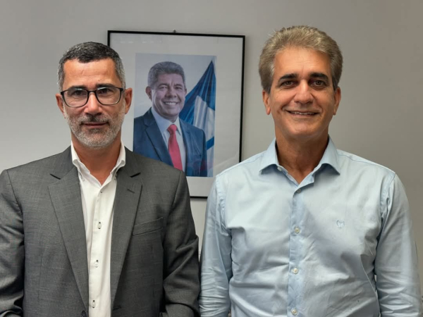 Em moção na ALBA, deputado Robinson celebra trajetória de Gildeone Almeida na Embasa: 