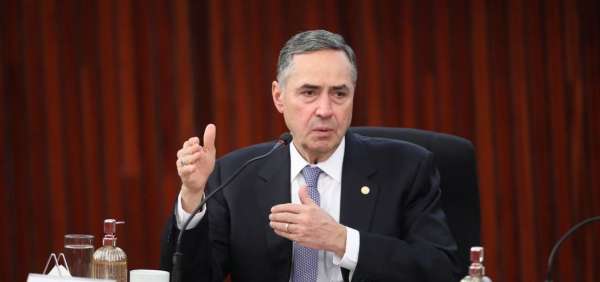 Em sessão especial, Barroso defende que não existem 