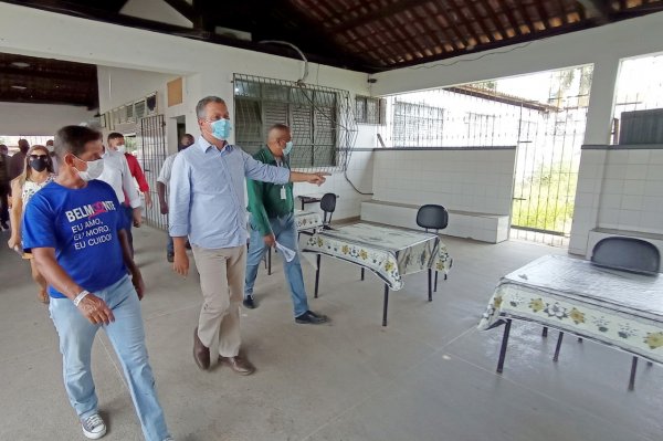 Em Belmonte, Rui autoriza modernização da escola estadual, reforma do aeroporto e mais obras de infraestrutura