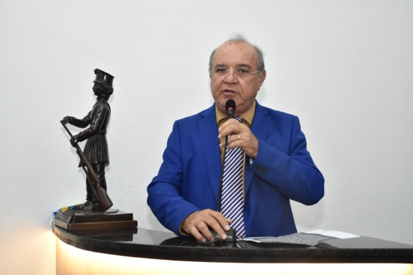 Emenda ao PPA proposta por José Carneiro fortalece a educação do município