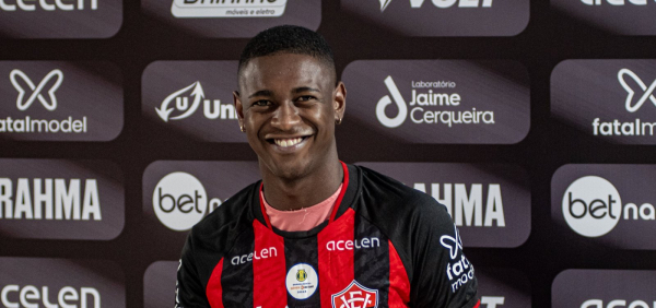 Emprestado pelo Goiás, Jhonny Lucas chega para defender o Vitória na sequência da Série B