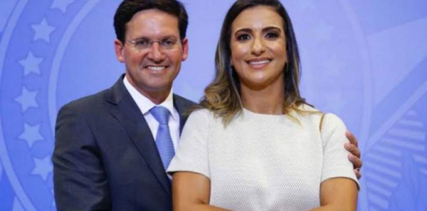 Esposa de Roma comemora resultado de pesquisa e diz que ministro conseguiu fazer ‘política sem amarras’