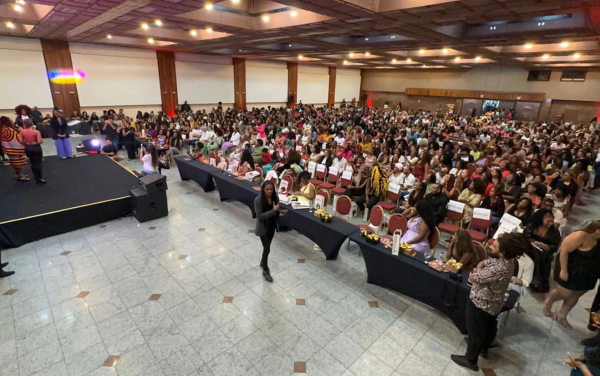 Evento voltado para trancistas pauta a importância da regulamentação da profissão