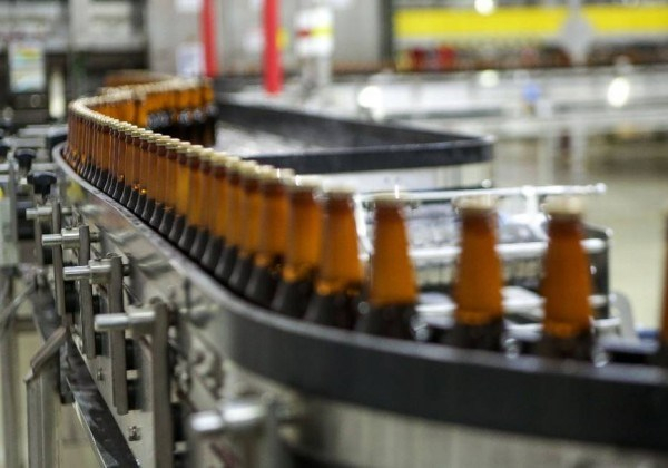 Falta de vidro pode atrasar entregas de cervejas no verão