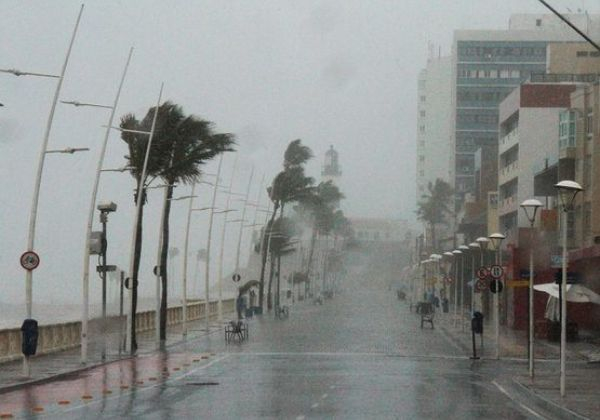 Feriadão em Salvador será de pancadas de chuva e trovoadas, diz Inmet