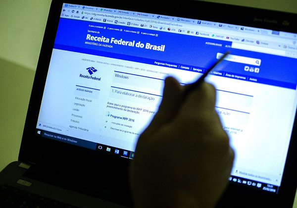 Fim da obrigatoriedade de declarar ações no IR exige atenção
