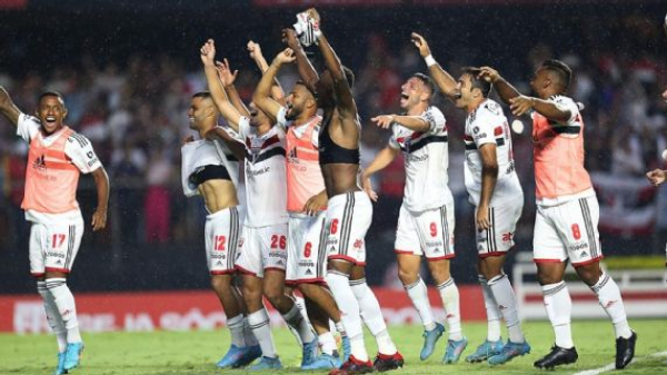 Fluminense marca no fim, usa vantagem contra o Botafogo e está na final do Carioca