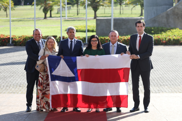 Governador entrega à Alba projeto de lei que institui o programa Bahia Pela Paz