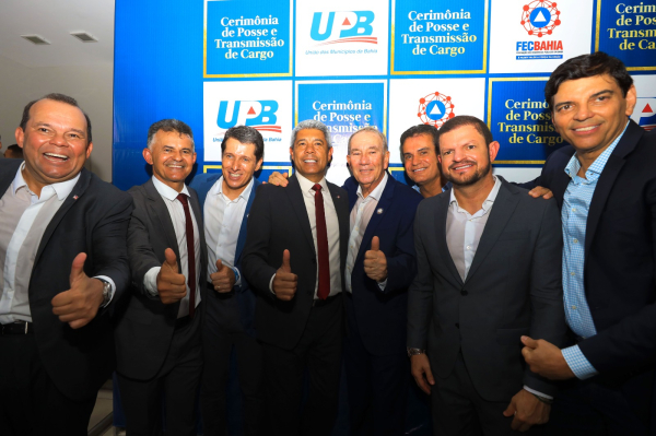 Governador Jerônimo Rodrigues participa do pelotão dos dirigentes da UPB e Fecbahia