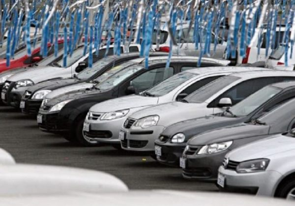 Governo anuncia desconto de até R$ 8 mil para carros e R$ 99 mil para caminhões