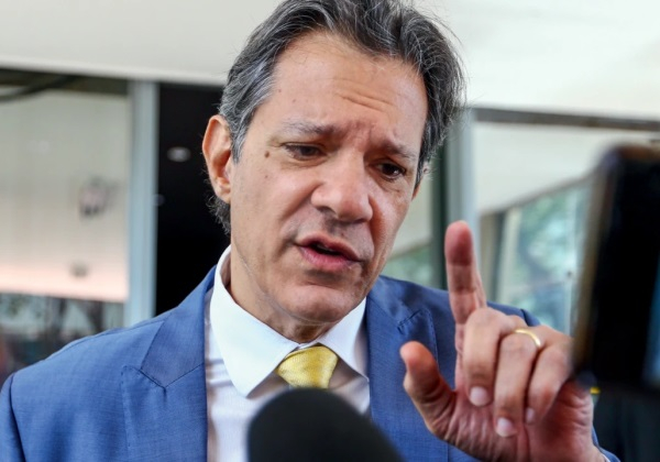 Governo fará revisão da faixa de isenção do IR em 2024, diz Haddad