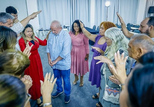 Governo federal anula isenção fiscal de líderes religiosos