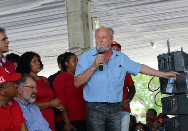 Governo Lula está ‘muito lento’ e ‘medroso’, diz líder do MST