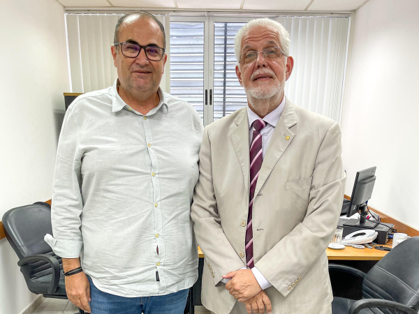 Hassan e Jorge Solla protocolam pedido à Sesab para compra de aparelho de radioterapia para Jequié