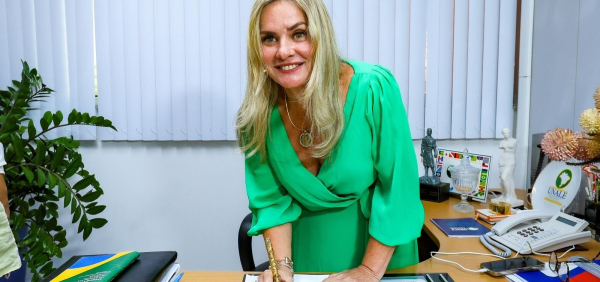 Ivana Bastos toma posse como presidente em exercício da ALBA