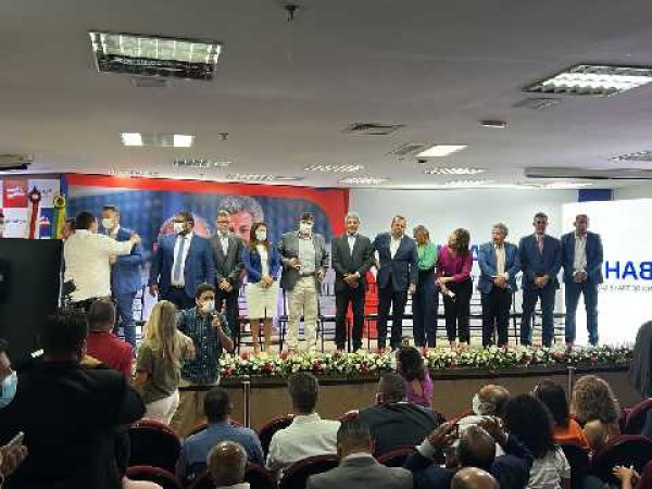 Jerônimo anuncia secretariado com 11 nomes novos no Governo do Estado