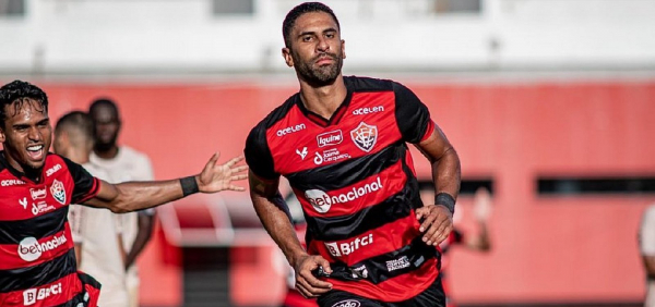 João Burse vê evolução do Vitória em relação à estreia, mas ressalta: 