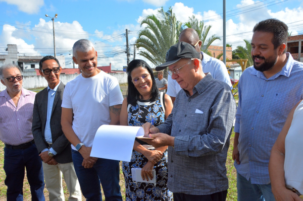 José Ronaldo autoriza obras de ampliação do CRAS do Feira VII