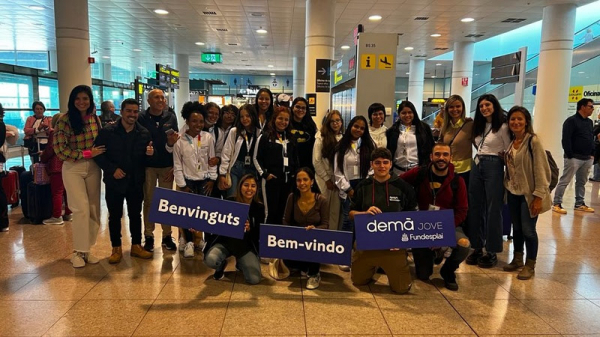 Jovens brasileiros chegam à Europa para intercâmbio cultural e pedagógico