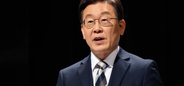 Líder da oposição sul-coreana é esfaqueado no pescoço