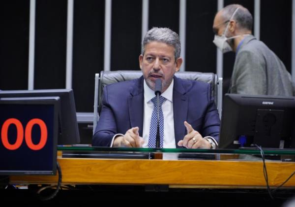 Lira avisa ao Planalto que reestatização da Eletrobras tem ‘chance zero’ na Câmara