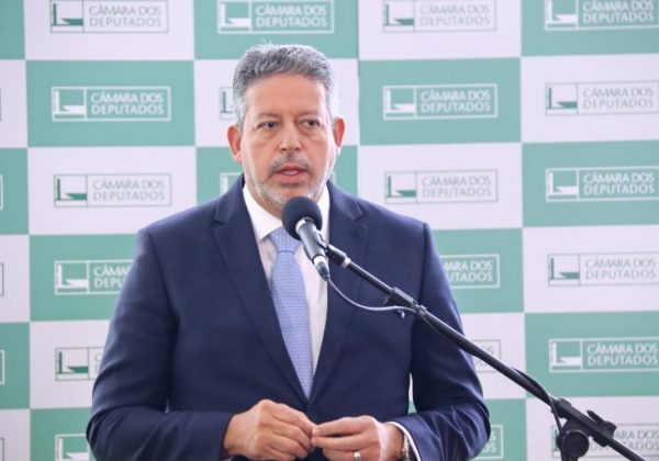 Lira promete abrir até cinco CPIs na Câmara após embate com o governo Lula