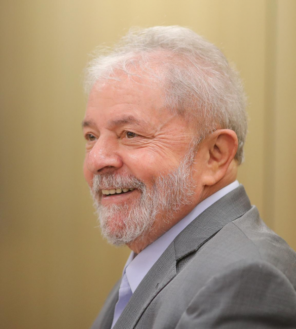 Lula avalia semana que vem proposta para ter até 13 ministros a mais que Bolsonaro