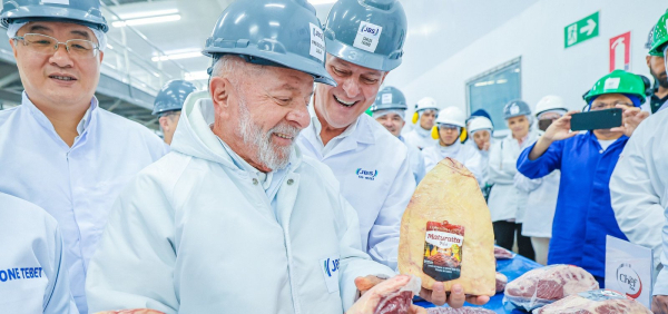 Lula diz que, se pudesse, faria um decreto proibindo mentir no Brasil