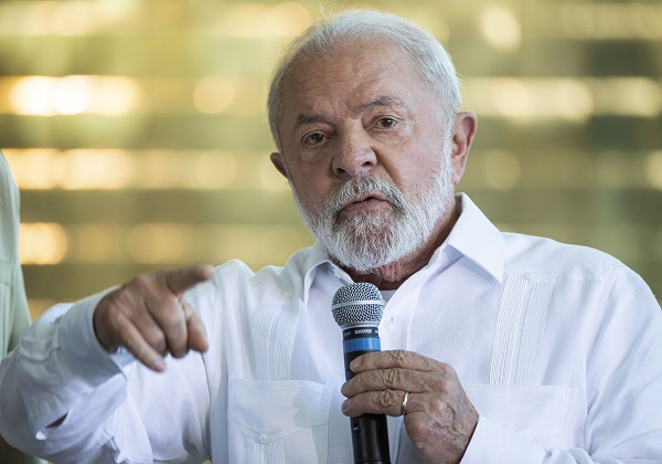 Lula diz que presidente do BC ‘não tem compromisso com o Brasil’