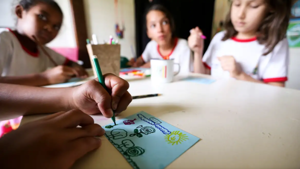 Mais de 300 instituições de ensino infantil de Salvador ficam de fora do Pé na Escola devido à desorganização no edital