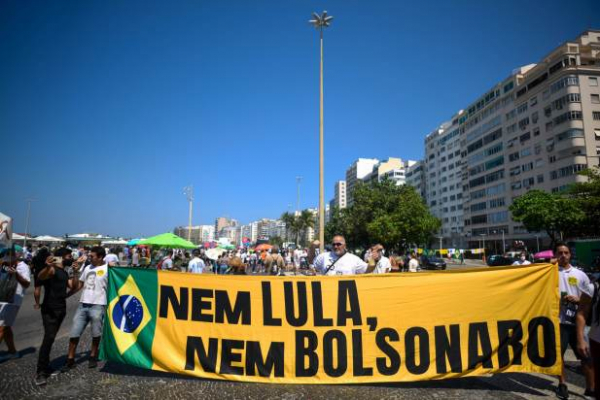 Manifestações contra o governo Bolsonaro têm baixa adesão