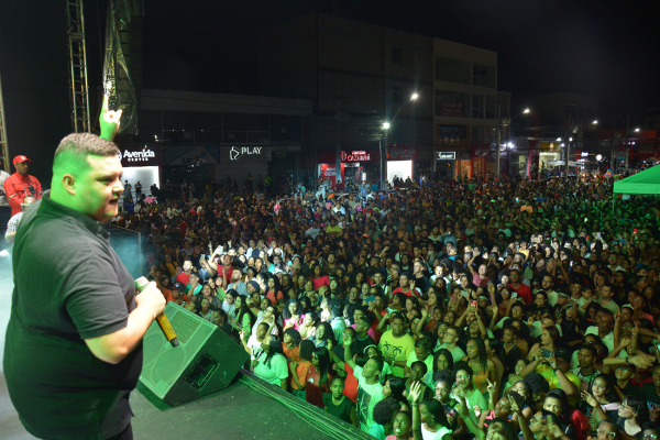 Marcha para Jesus: Evangélicos se unem em oração e clamam pela paz em Feira de Santana