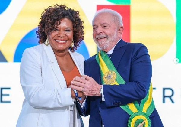 Margareth Menezes toma posse como ministra da Cultura