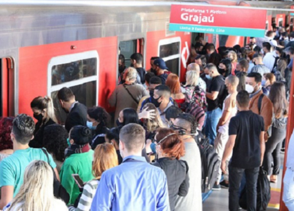 Máscaras voltam a ser obrigatórias no transporte público de São Paulo