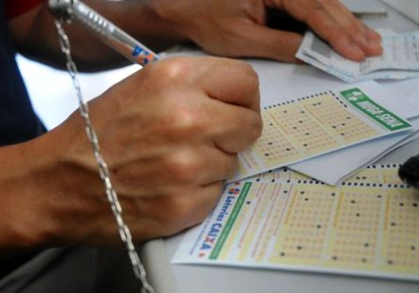 Mega-Sena acumula e pode pagar R$ 38 milhões neste sábado