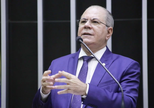 Ministério muda termo de exoneração de ex-secretário para ‘acalmar ânimos’