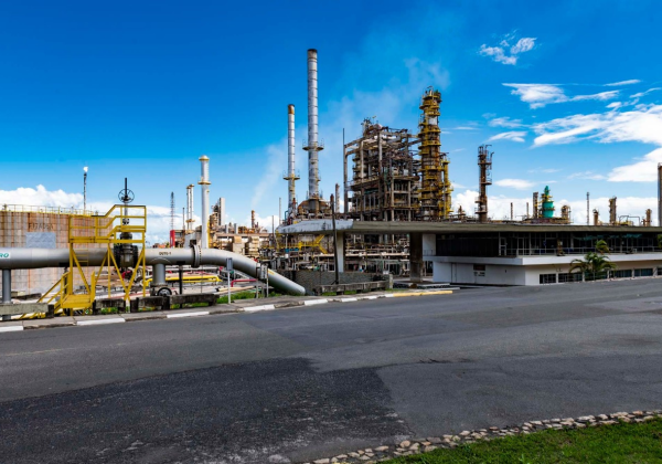 Ministro de Minas Energia diz que Petrobras deve readquirir refinaria de Mataripe