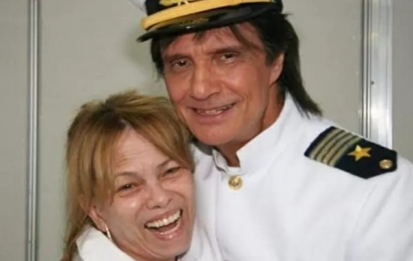 Morre Carminha, ex-secretária e ‘anjo da guarda’ de Roberto Carlos