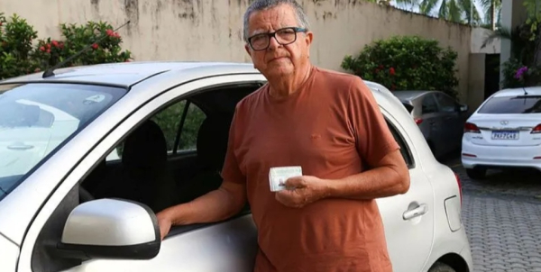Motoristas acima de 50 anos podem ter desconto na CNH