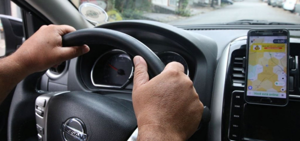 Motoristas de aplicativo têm 40% de desconto na declaração do Imposto de Renda