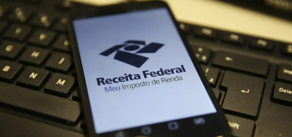Mutirão gratuito ajuda população com declaração do Imposto de Renda